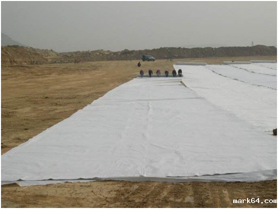 土工布覆盖补水养生及聚乙烯薄膜密封养生的优点