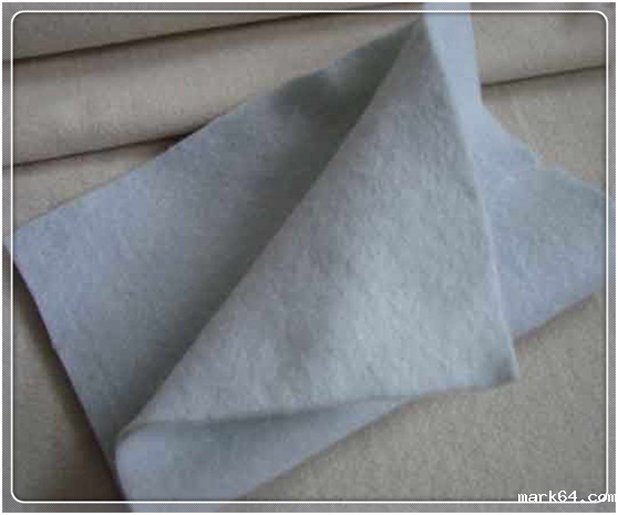 如何减少土工布在沥青路面施工过程中的移位