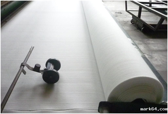 领翔厂家分析土工布针刺加固的原理