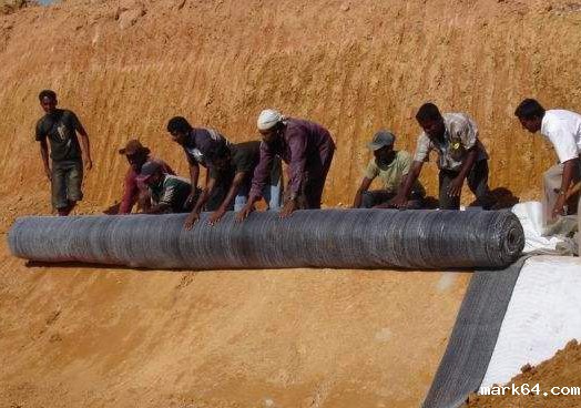 覆膜防水毯更能保证膨润土防水毯的防渗性能