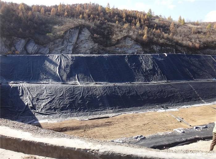 膨润土防水毯及体育意甲国际米兰在填埋场扩容的施工顺序