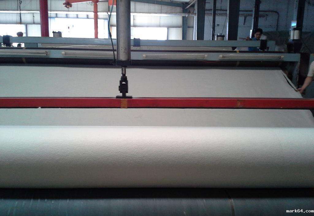 防水土工布是怎样延长道路使用寿命的