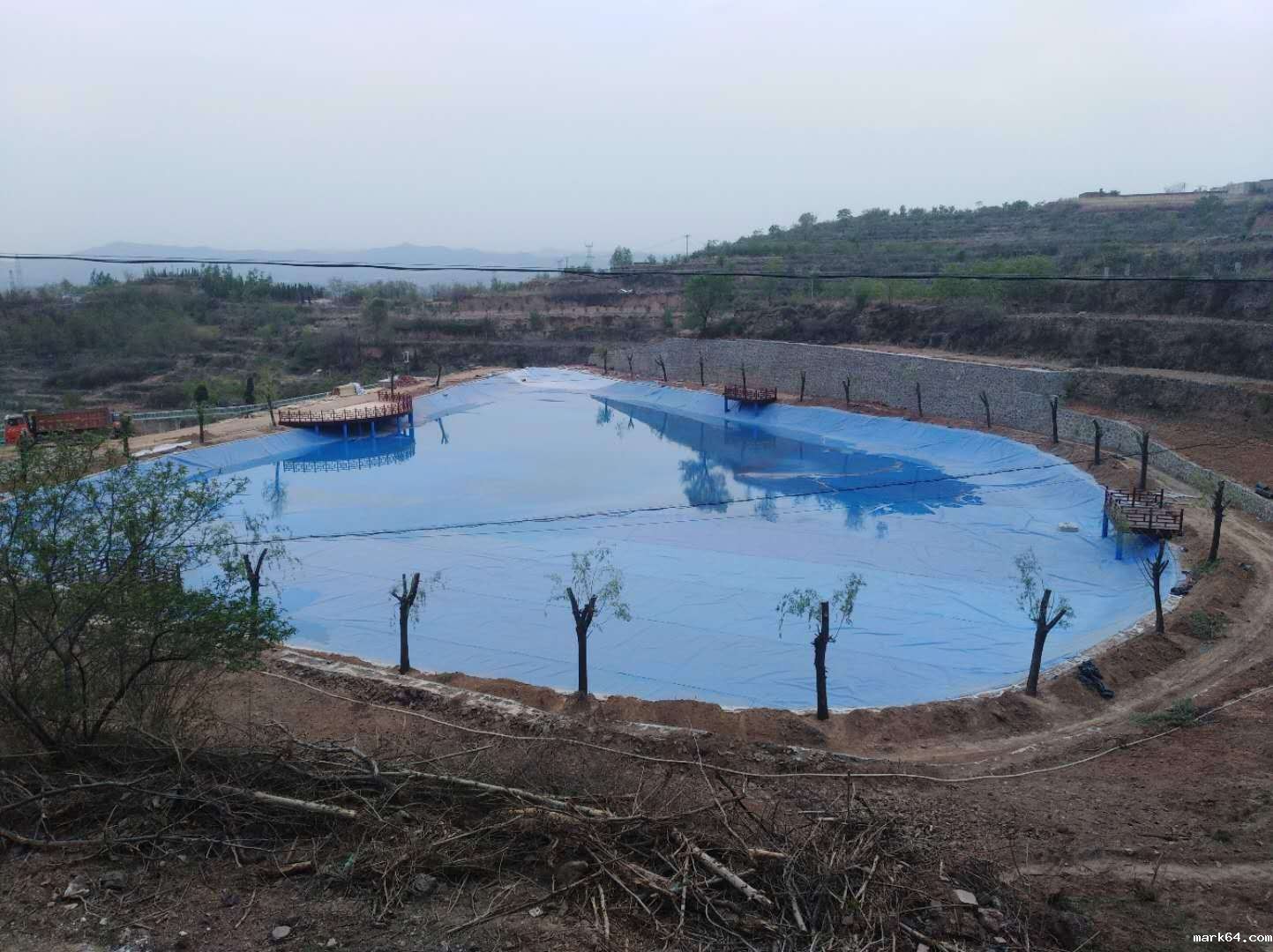 人工湖夏季施工防水设计及材料选用