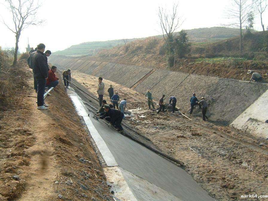 复合体育意甲国际米兰进行防渗墙的施工前期准备工作