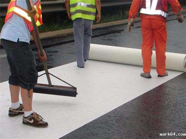 聚酯玻纤土工布最显著作用“治裂”、“治渗”