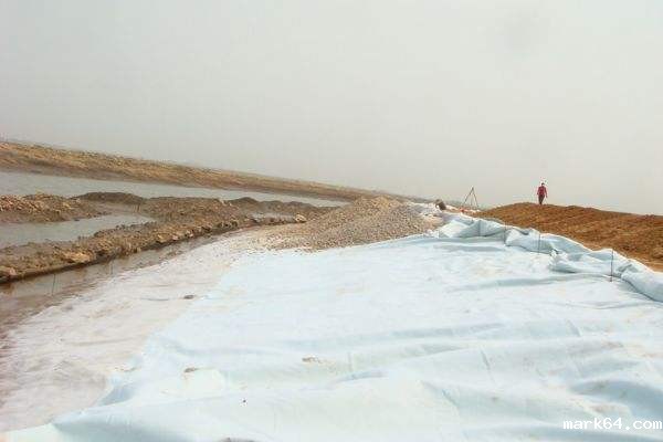 300g复合体育意甲国际米兰施工应用及存在的问题