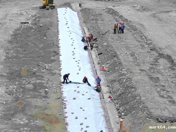 复合体育意甲国际米兰渠道搭接根据渠道断面尺寸确定