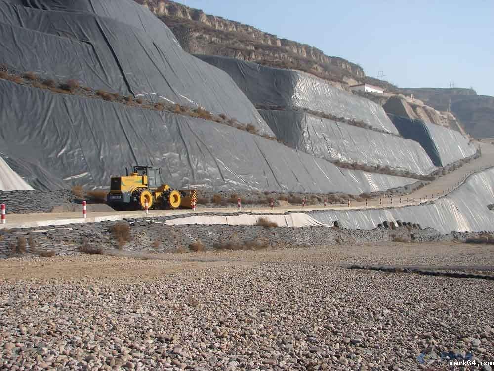 如何选择外观及性能指标都满足设计及规范要求的膜材