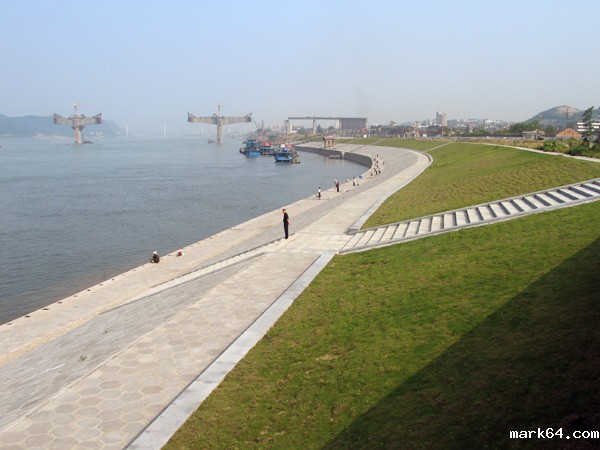 体育意甲国际米兰防渗体与周围的建筑物连接施工工作