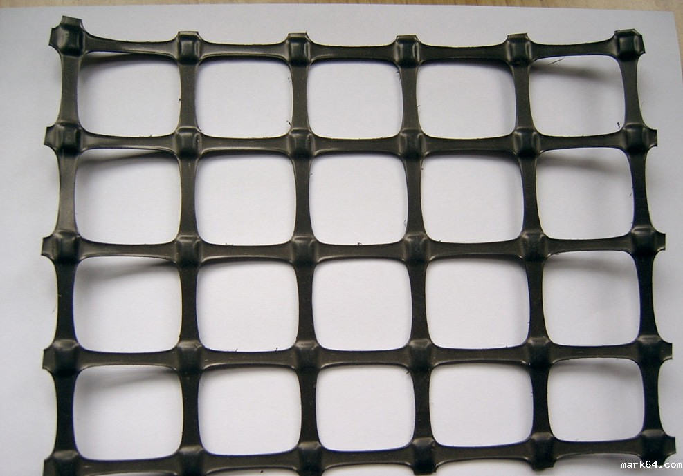 土工格栅加筋对路堤沉降有不同程度地改善作用